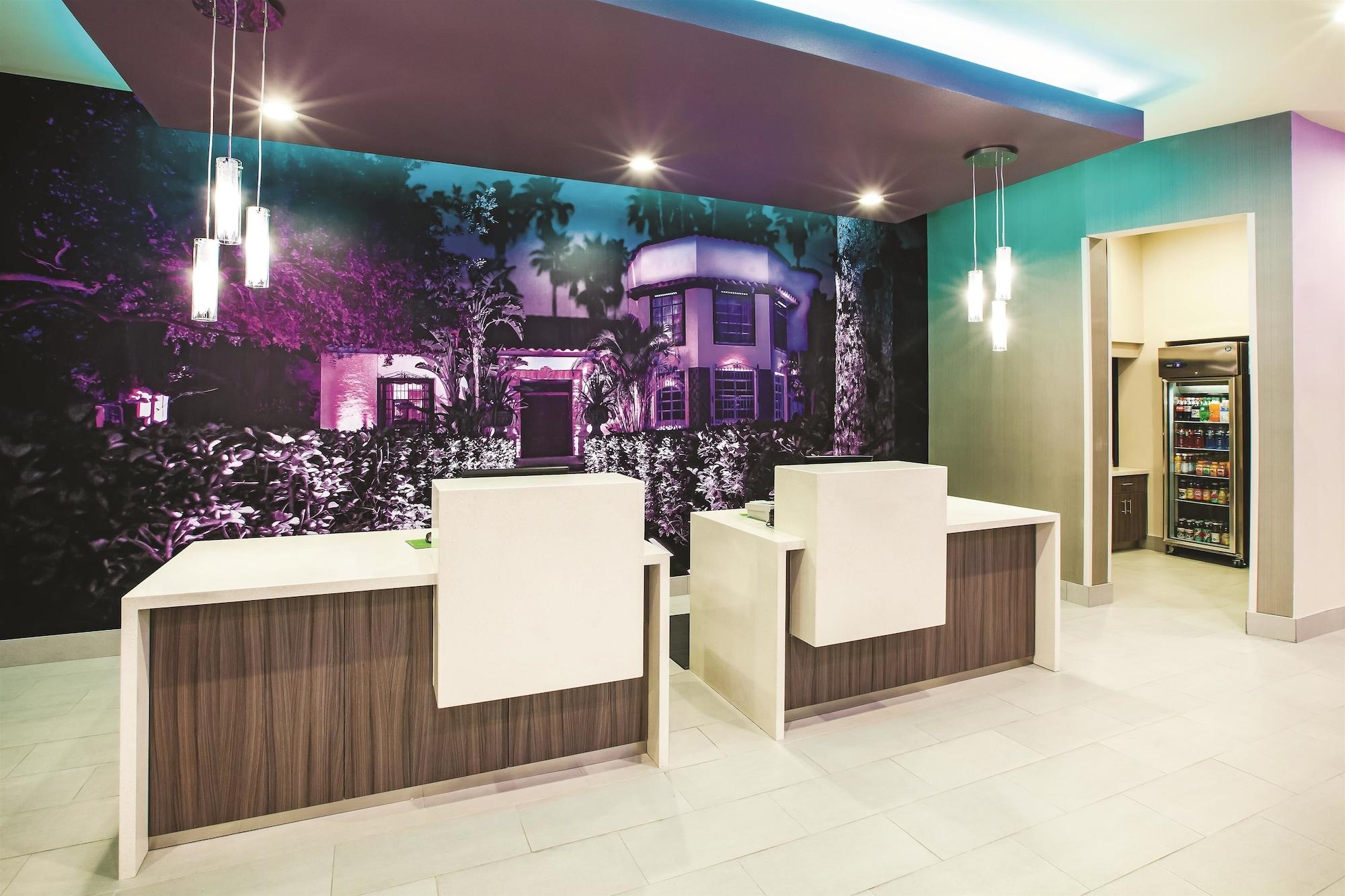 La Quinta By Wyndham Mcallen La Plaza Mall Eksteriør billede