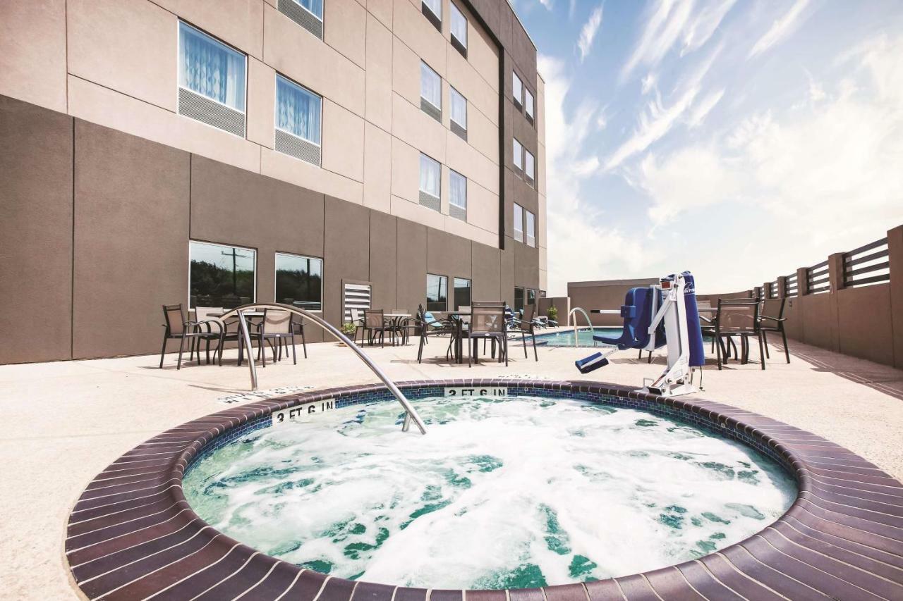 La Quinta By Wyndham Mcallen La Plaza Mall Eksteriør billede